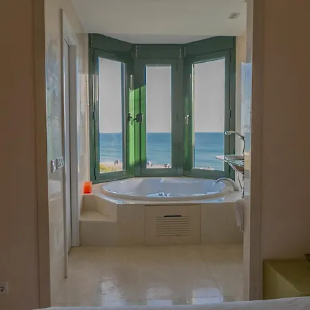 Apartment 2 Bedroom In Sa Punta, Begur- Sea Views, Terrace, Pool And Access To The *